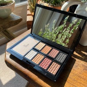 Doucce Freematic Eyeshadow Pro Palette